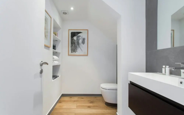 Cromwell Road II by Onefinestay