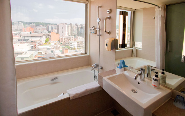 Holiday Inn Express Taoyuan by IHG