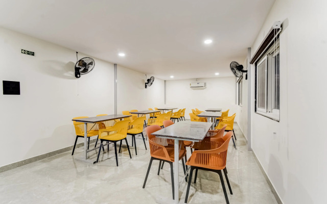 Super Townhouse OAK Owaisi Hospital Mailardevpally Formerly Tolkanti Arc