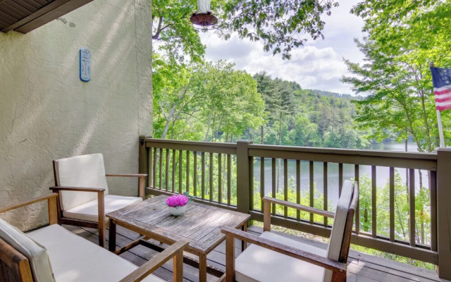High-end Sapphire Retreat on Fairfield Lake!