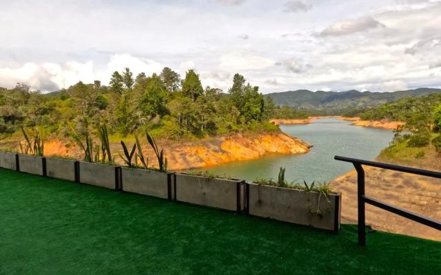 EleMYNT LifeStyle Hotel