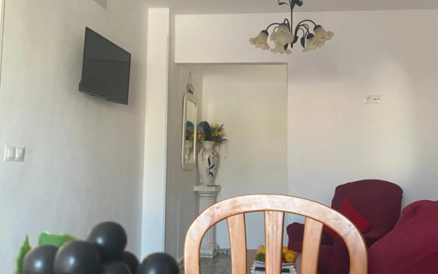 AMPLIO y CÉNTRICO APARTAMENTO CON APARCAMIENTO GRATUITO ALREDEDOR