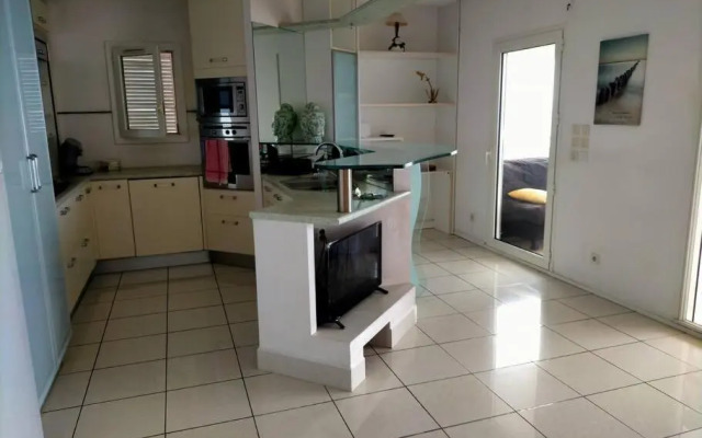 Bel appartement avec piscine, face à la mer