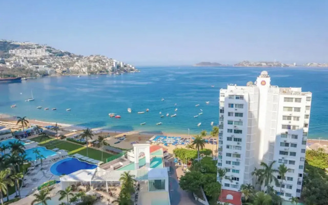 Beachfront Paradise at Armandos Le Club