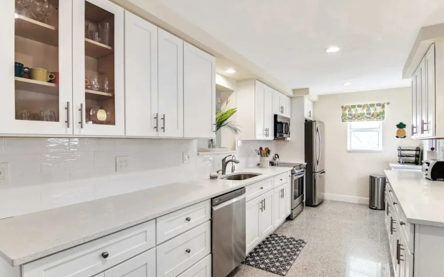 Mango House Immaculate 3 BDR in Boynton Beach!