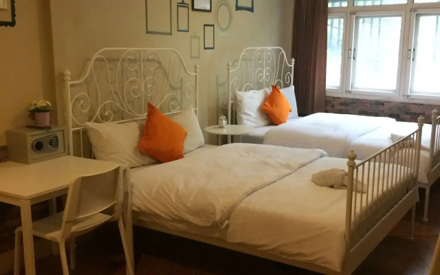 VX The Fifty - Hostel