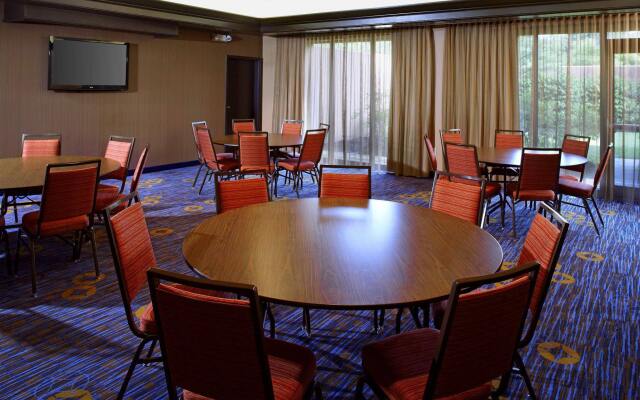 Courtyard by Marriott Newark Granville