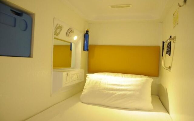 Guiyang Simple Capsule Hotel