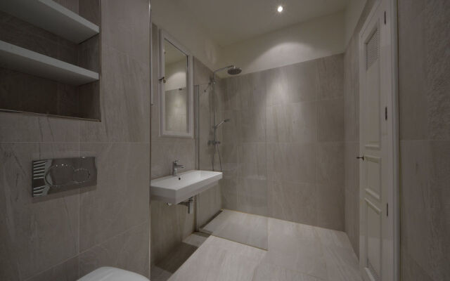 Apartment Pařížská 1