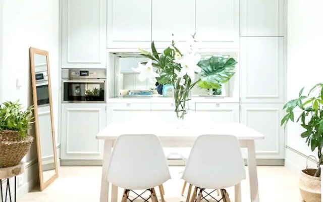 Apartment with One Bedroom in Madrid, with Wifi