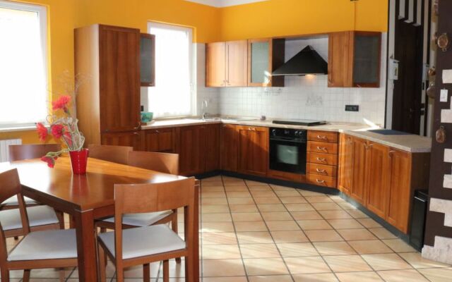 Madonnina 12 (LAZ620)