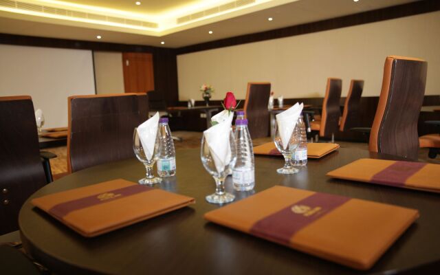 Plaza inn Business Hotel