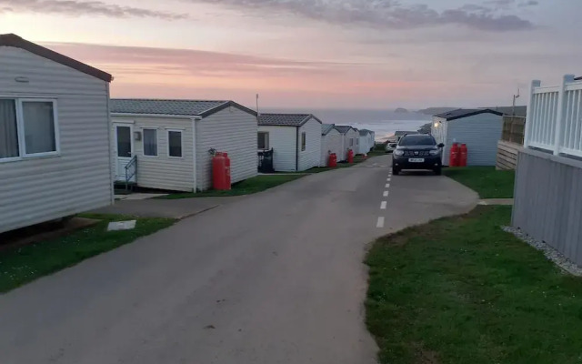 Perranporthcaravan/2bedroom/tv/gasfire