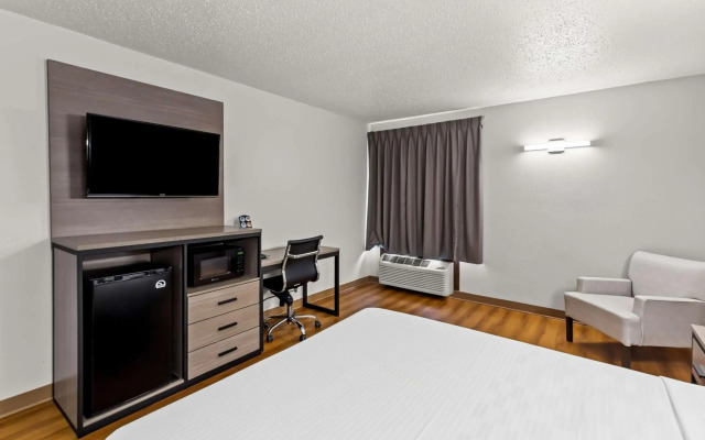 Red Lion Inn & Suites Pontoon Beach