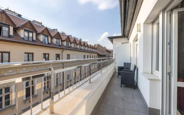 Silver Crown Hotel & Residence