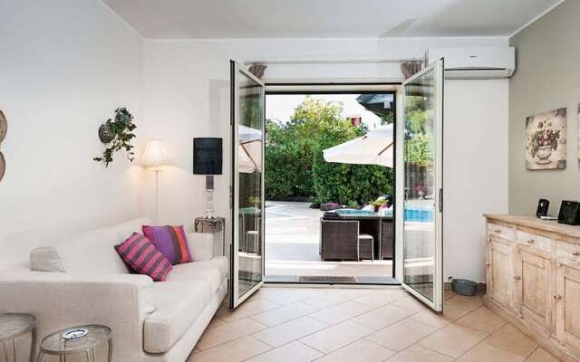 Luxurious Villa in Ragalna with Private Pool