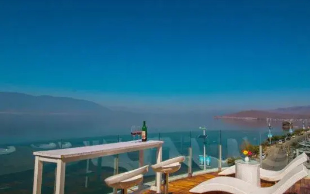 Xingyuxinyuan Lake View Holiday Hotel