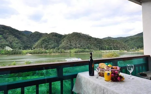 Namisum Lake Pension