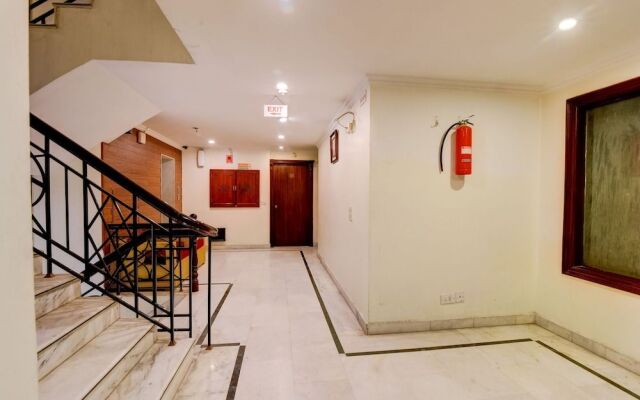 OYO 39725 Hotel Regent Continental