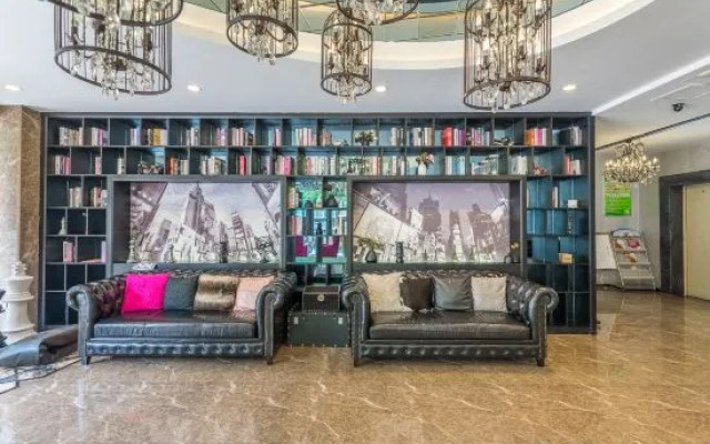 Manli Hotel (Youjiang Medical College for Nationalities Baise College Donghe Campus)