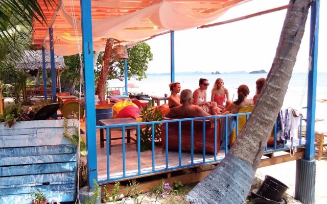 I Talay Beach Bar & Cottage Taling Ngam