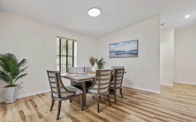 The Oak Hideaway Pet Friendly 3bd!