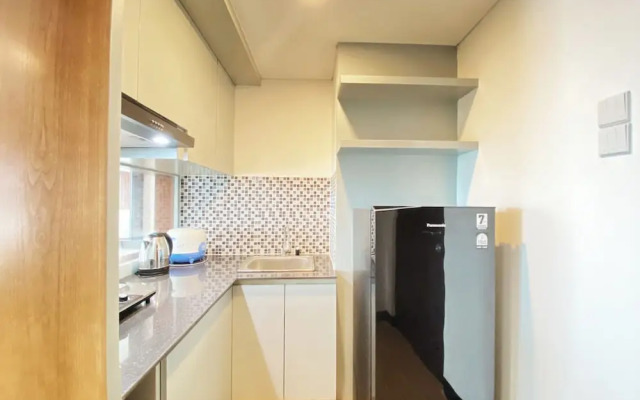 Modern Studio Room Apartment At Tamansari La Grande