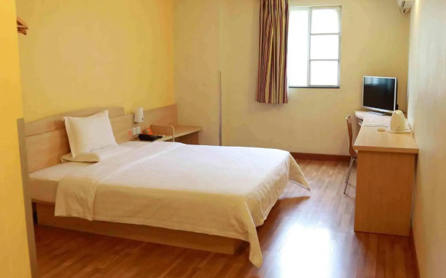 7 Days Inn Suqian Qian Niao Yuan Square Branch – Guest Rooms – Suqian