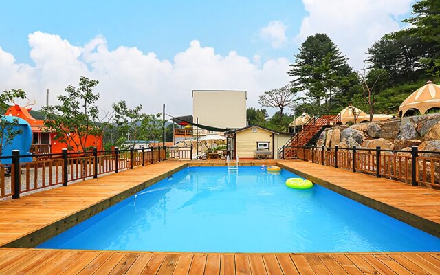 Gapyeong Animal Caravan Pension