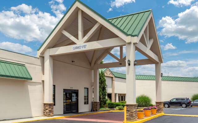 Quality Inn & Suites Hanes Mall