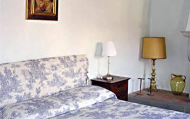 Lambertesca Halldis Apartments