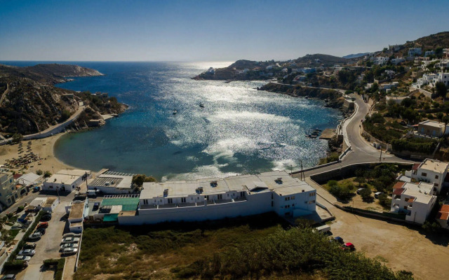 Vari Beach Hotel
