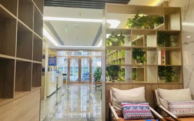 TRUE GO Hotel X (Beijing Chaoyang High-Speed Railway Station  Yaojiayuan Subway Station)