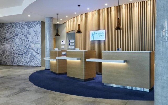 Holiday Inn Express Berlin - Alexanderplatz, an IHG Hotel