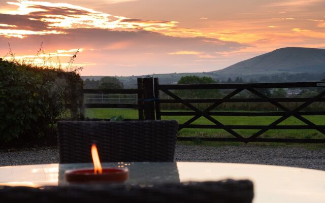 Beautiful Secluded 2-bed Barn With Woodfire Hottub