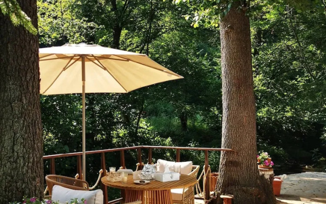 Sunny Wooden House on Creek, 30 Minutes Prague