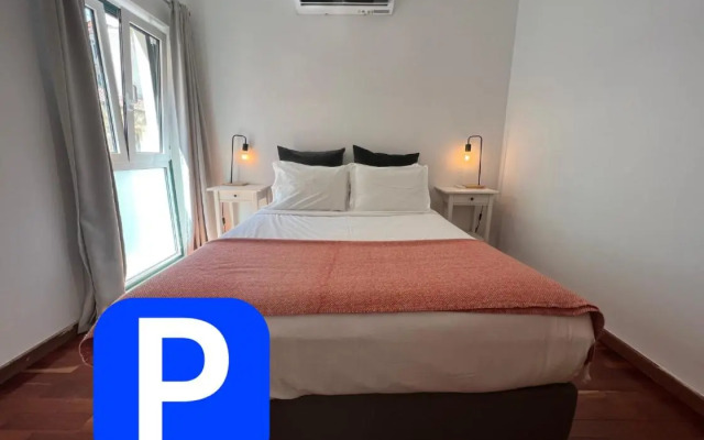 Heart of Lisbon- Free Private Parking & AC