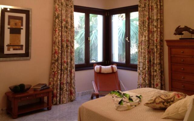STUNNING 175 m2 APARTMENT with TERRACE and JACUZZI