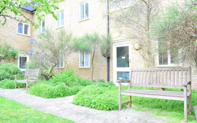Bright 4 Bed Flat In Stepney Green