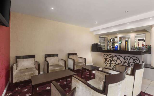 Ramada by Wyndham Oldbury Birmingham