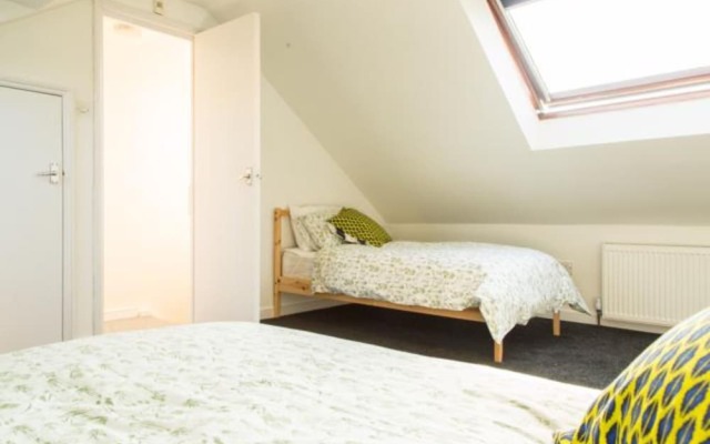 Classic Victorian House Sleeps 8 in East Brighton