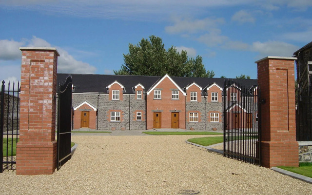 Stable Court Apartments