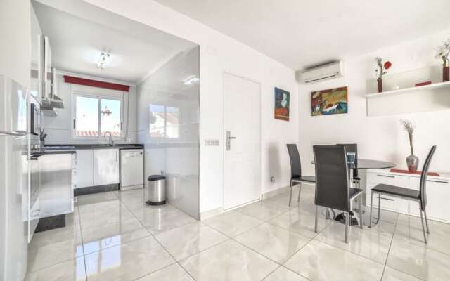 Villa - 2 Bedrooms with Pool and WiFi - 104987