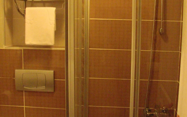 Tom Square Boutique Hotel