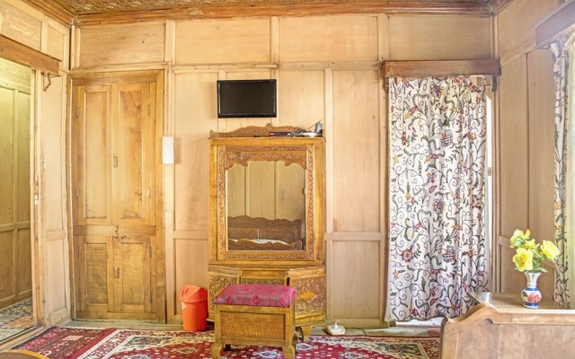 GuestHouser 1 BR Houseboat 1fda