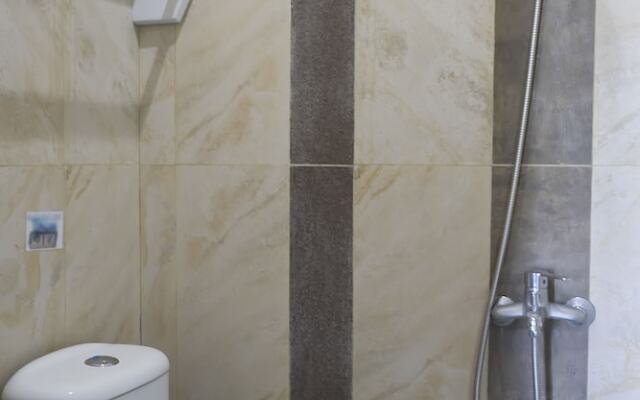 Guest House Loemajan by OYO Rooms