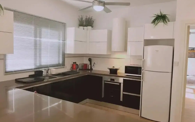 58 LIM - Stay Mystique Apartment