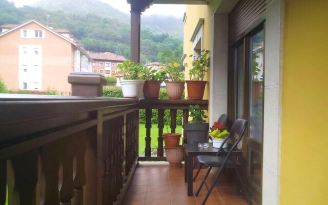 Apartment with 2 Bedrooms in Cangas de Onís, with Wonderful Mountain View, Furnished Terrace And Wifi - 24 Km From the Beach