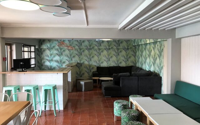 Nice Way Cascais & SurfCamp