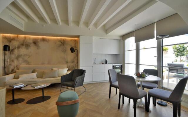 Plaza Mina Suites - Adults Recommended